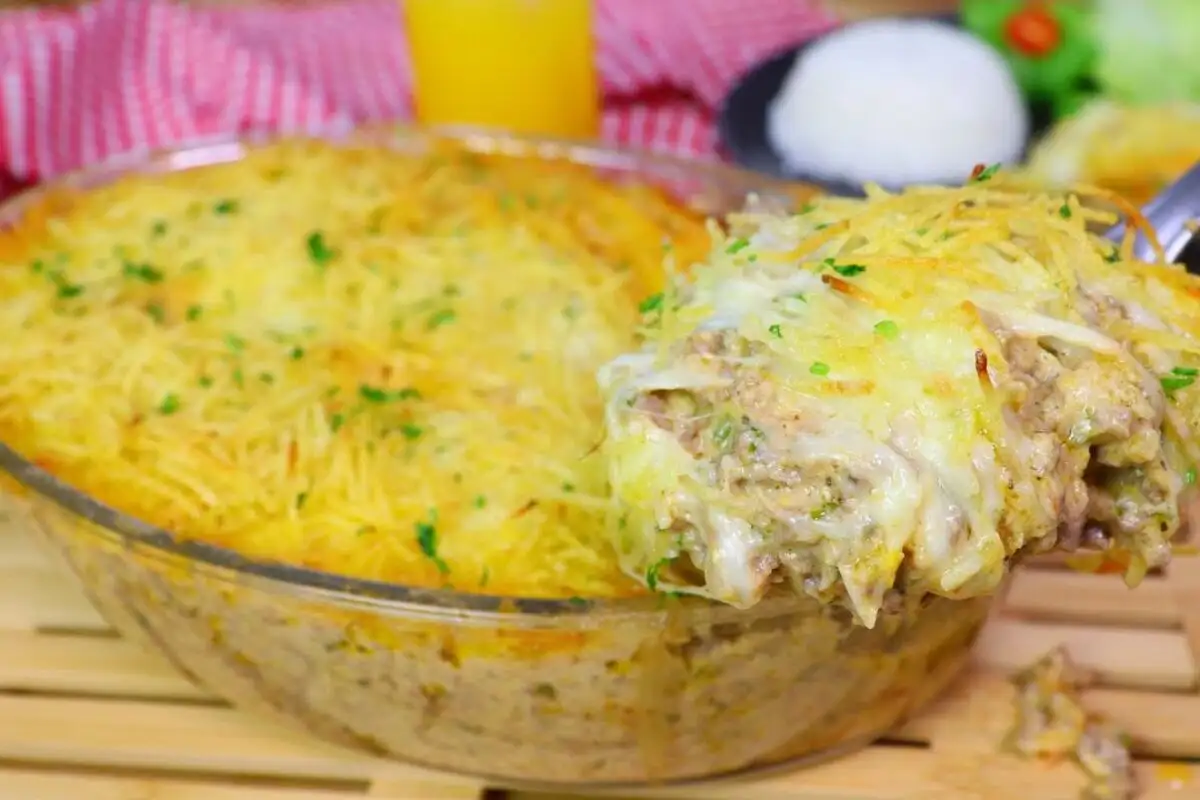Gratinado de carne moída com textura bem feita e o cuidado certo na hora de montar