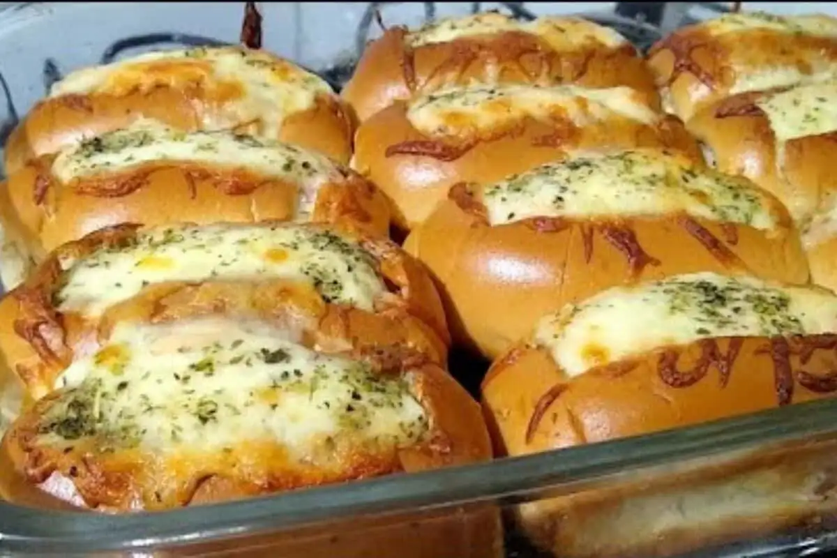 Hot dog de forno para o lanche da família com preparo prático e organizado