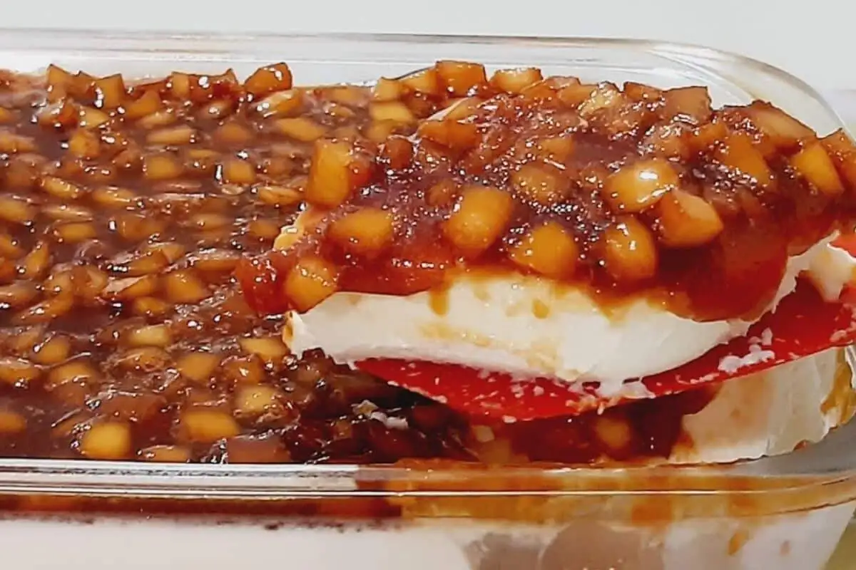 Sobremesa de coco fresco com sabor caseiro e montagem detalhada para acertar em casa