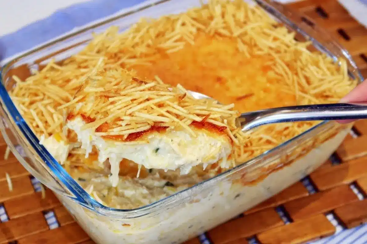Frango cremoso feito com cuidado para alcançar o ponto e servir em família