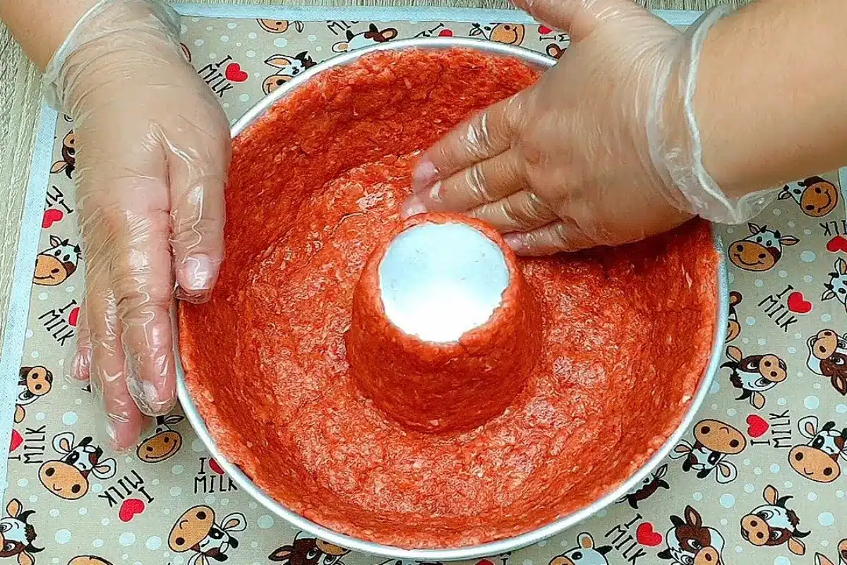 Bolo de carne recheado para um almoço caprichado com preparo explicado do começo ao fim