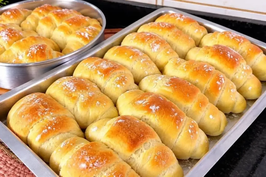 Pãozinho doce caseiro com camadas bem montadas e uma apresentação que abre o apetite