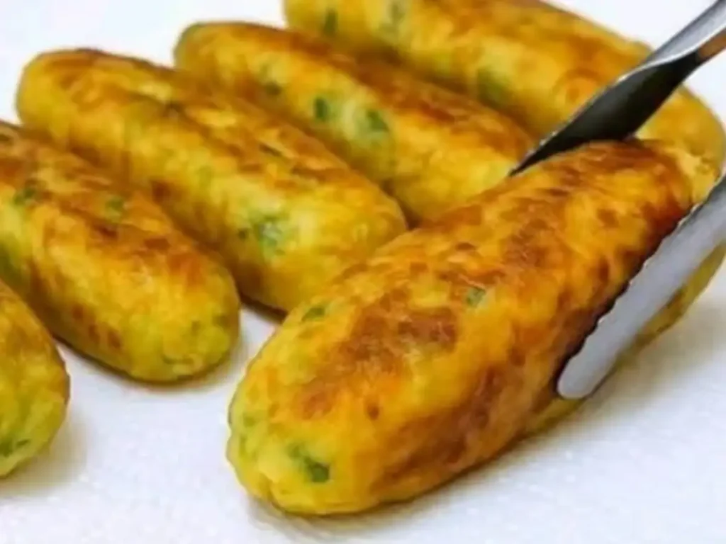 Bolinho Dourado de Batata com Queijo e Interior Macio