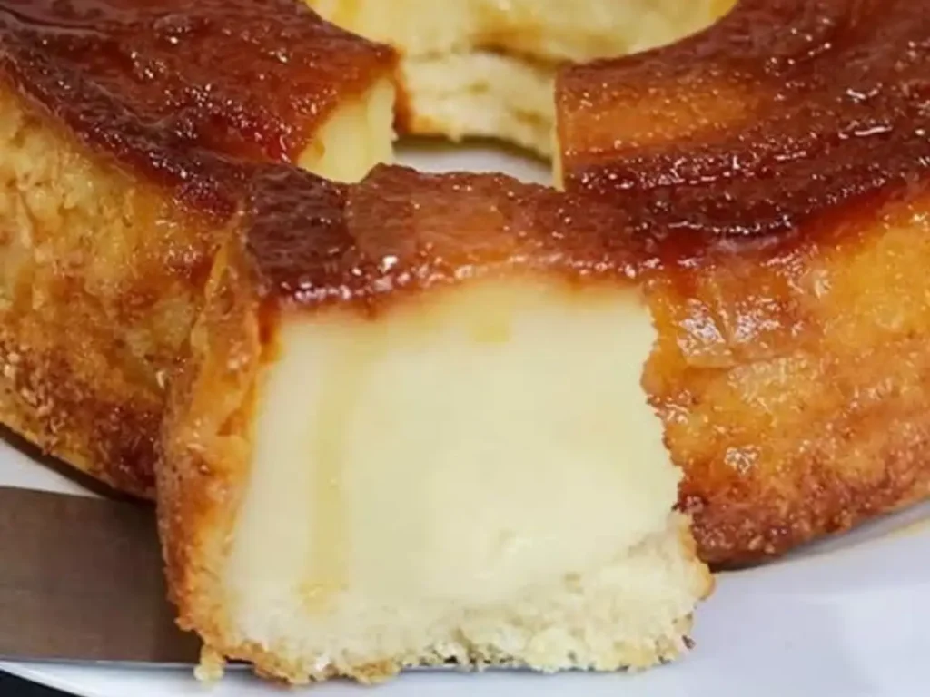 Bolo Queijadinha de Liquidificador com Coco e Queijo Cremoso por Dentro
