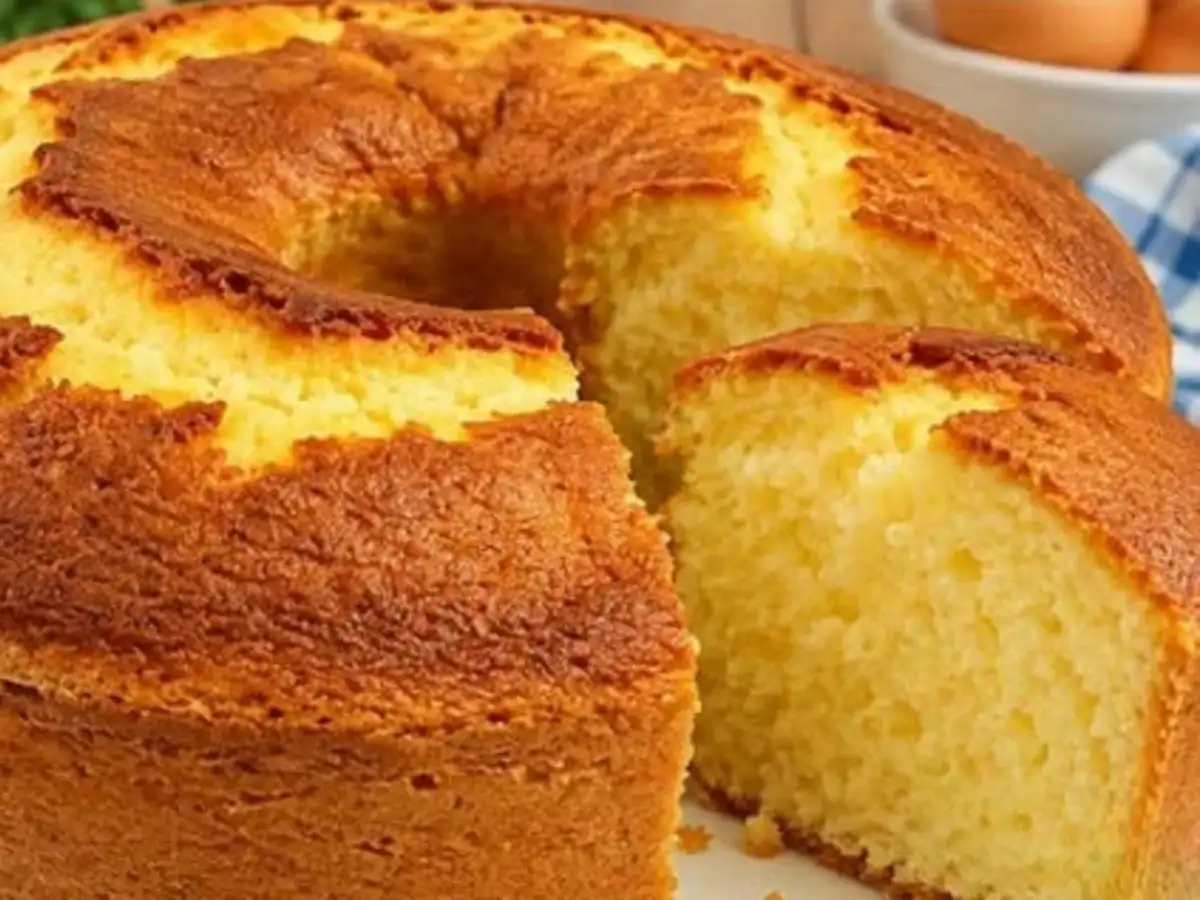 Bolo de Fubá Amanteigado com Casquinha Dourada