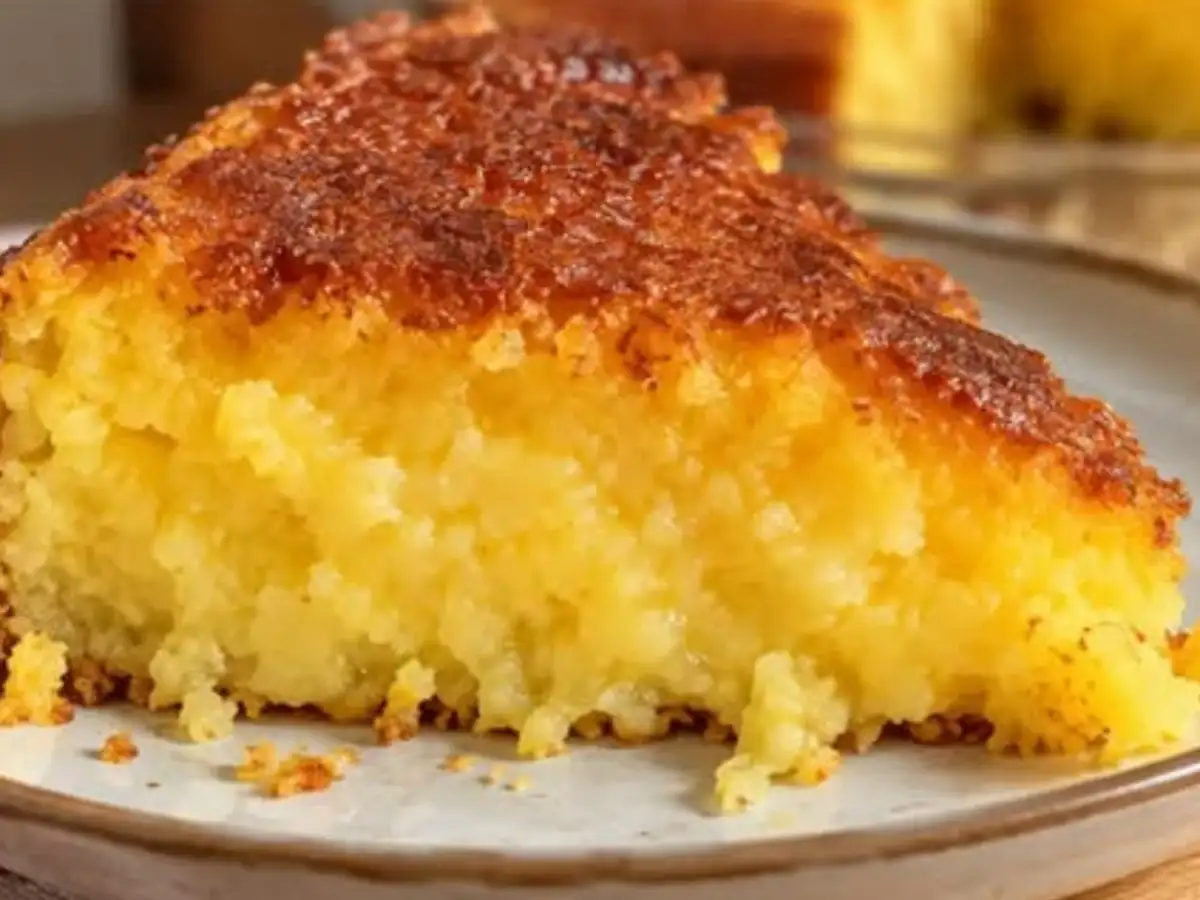Bolo de Milho de Latinha Cremoso no Liquidificador com Queijo Ralado