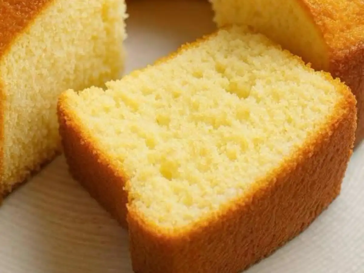 Bolo de Fubá Caseiro Bem Fofinho com Leite para o Café da Tarde