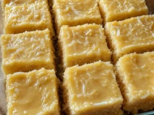 Cocadinha Cremosa de Forno com Leite Condensado e Coco Fresco pronto para servir