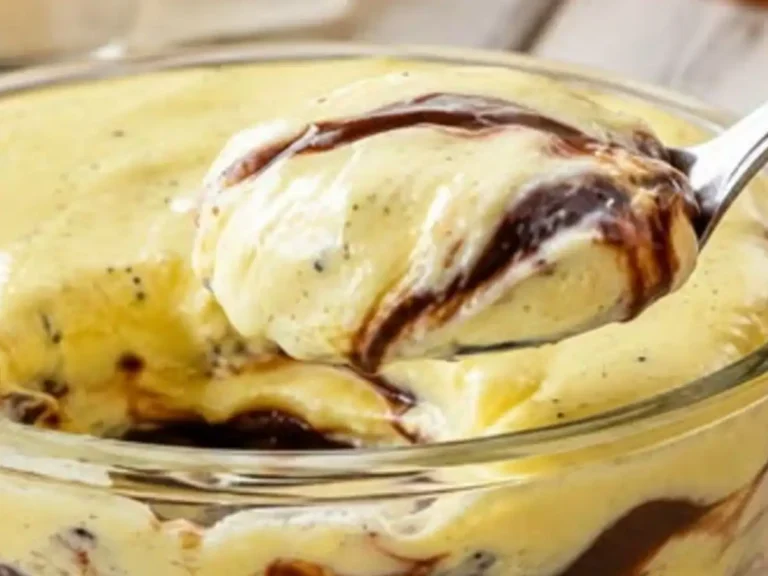 Mousse de Maracujá com Iogurte e Ganache de Chocolate Meio Amargo