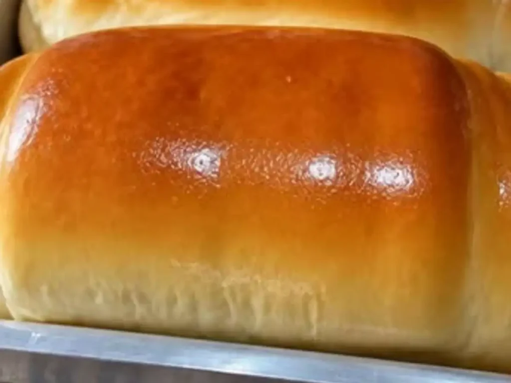 Pão Caseiro Fácil com Miolo Fofinho e Casquinha Dourada
