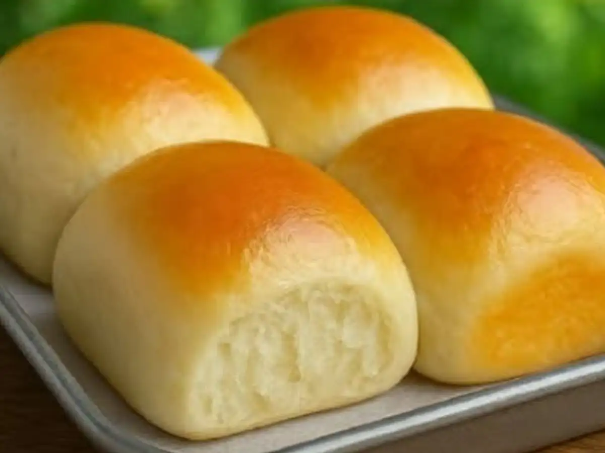 Pãozinho de Liquidificador sem Sovar com Miolo Macio pronto para servir