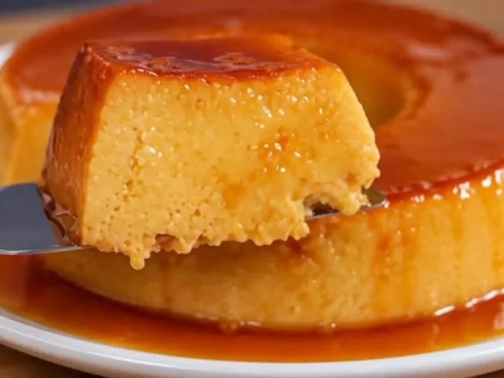 Pudim de Pão Amanhecido com Baunilha e Calda