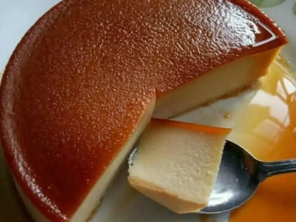 Pudim de Pão Amanhecido com Leite e Calda de Caramelo Caseira