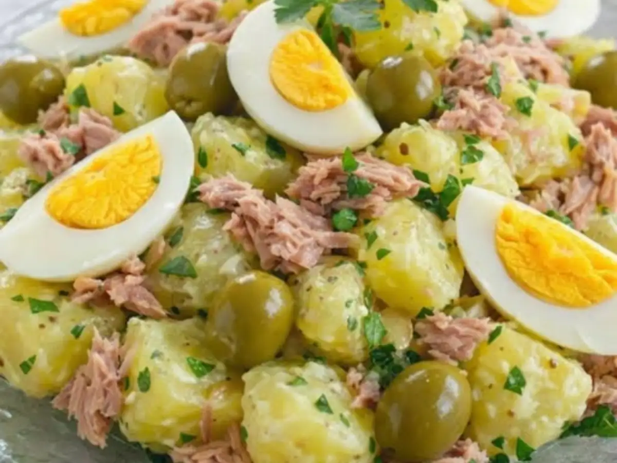 Salada de Batatas com Atum e Ovos
