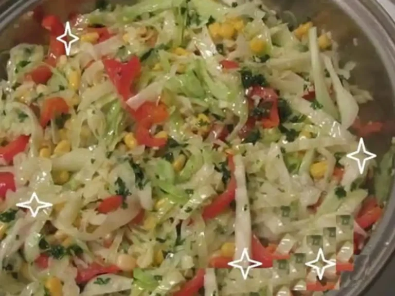 Salada de Repolho Refogado com Milho, Ervilha e Pimentão Colorido