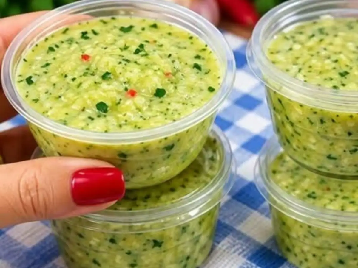 Tempero Caseiro de Alho, Cebola e Cheiro-Verde para o Dia a Dia pronto para servir