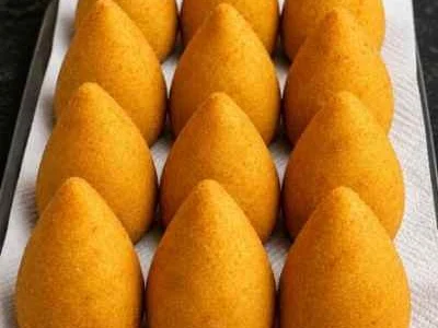 Bolinho de Frango com Farinha de Milho