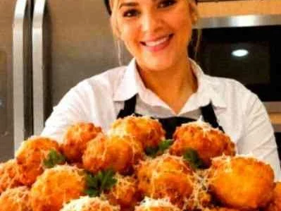 Bolinho Mata-Fome de Cenoura e Parmesão
