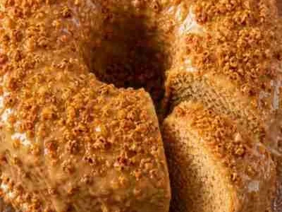 Bolo de Amendoim com Cobertura Cremosa