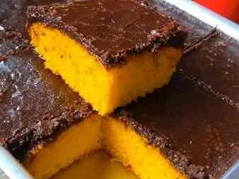 Bolo de Cenoura com Cobertura Cremosa de Chocolate