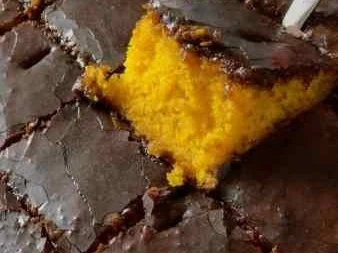 Bolo de Cenoura com Cobertura Crocante de Chocolate