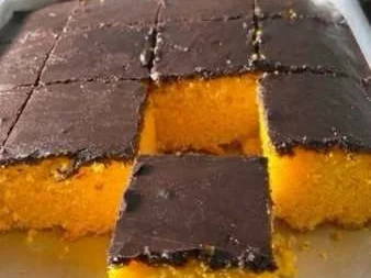 Bolo de Cenoura Fofinho com Cobertura Crocante