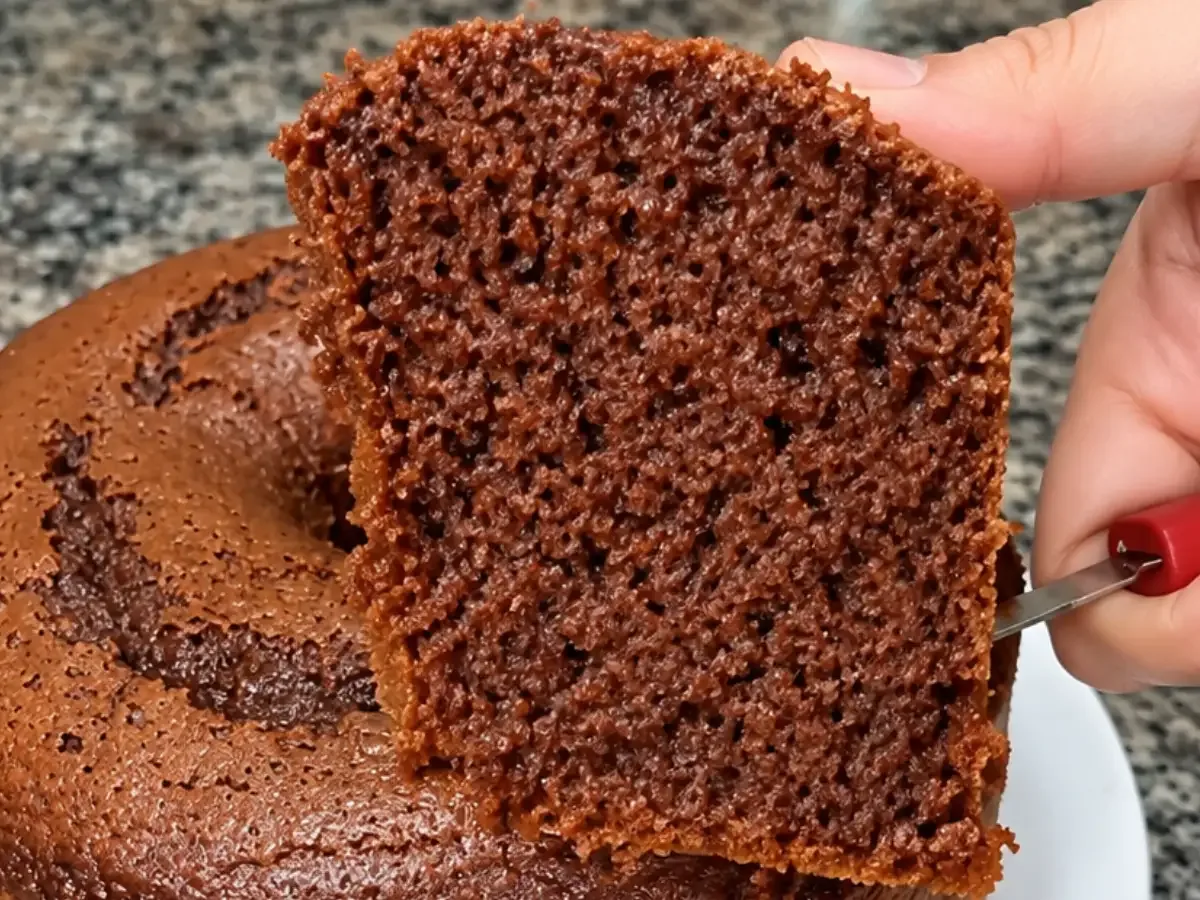 Bolo de Chocolate de Liquidificador Super Fofinho