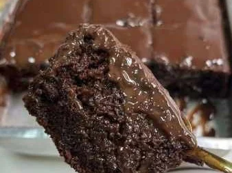 Bolo de Chocolate Molhadinho com Brigadeiro