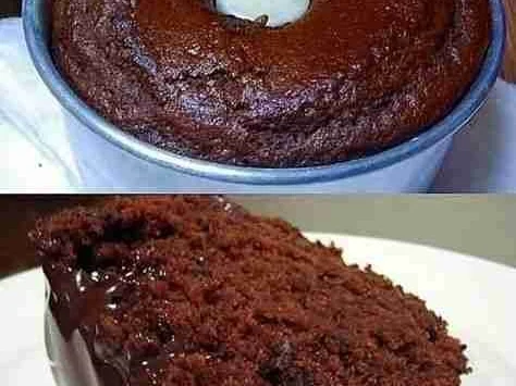 Bolo de Chocolate Molhadinho com Calda Cremosa