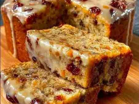 Bolo de Frutas Secas com Cobertura Cremosa