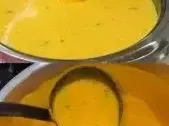 Caldo cremoso de batata com cenoura