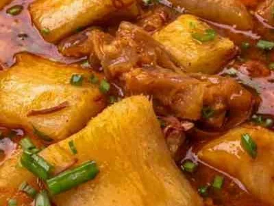 Caldo de Mocotó com Mandioca