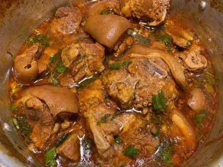 Carne de porco cozida caseira e suculenta