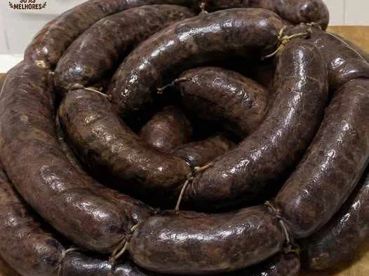 Chouriço Caseiro de Sangue e Miúdos (Receita da Roça)