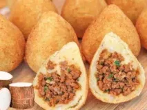 Coxinha de mandioca com frango (sem farinha de trigo)