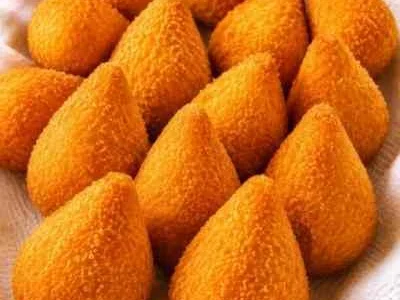Coxinha prática com massa de minutos