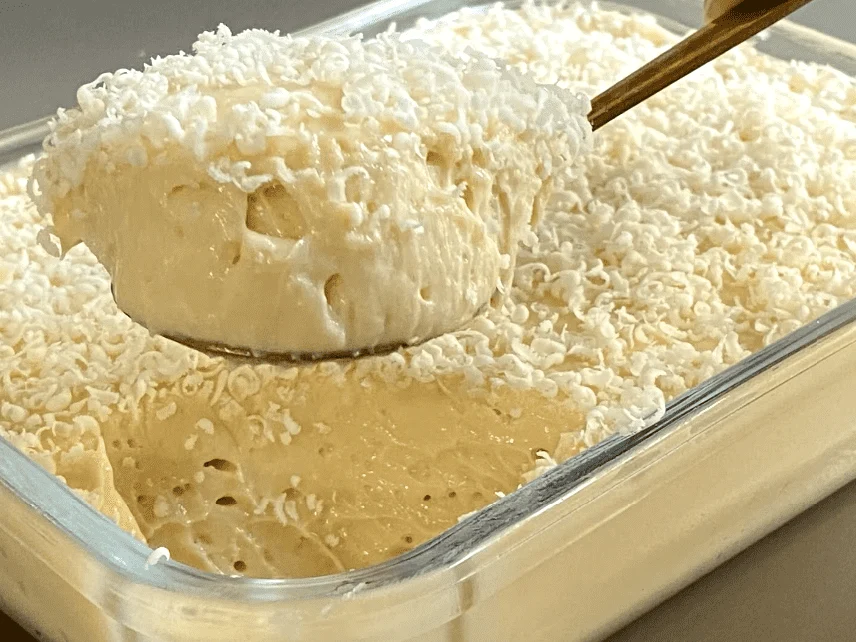 Doce Donzela — Mousse cremoso de abacaxi