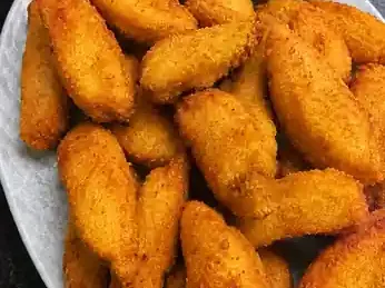 Filé de Peixe Empanado Crocante com Limão, Alho e Ervas
