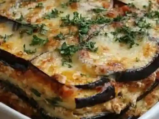 Lasanha de Berinjela com Carne e Muçarela