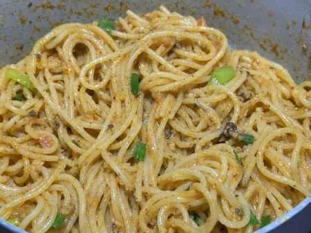 Macarrão com Sardinha Caseiro