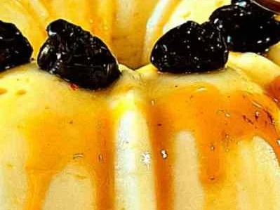 Manjar de Coco com Calda de Ameixa