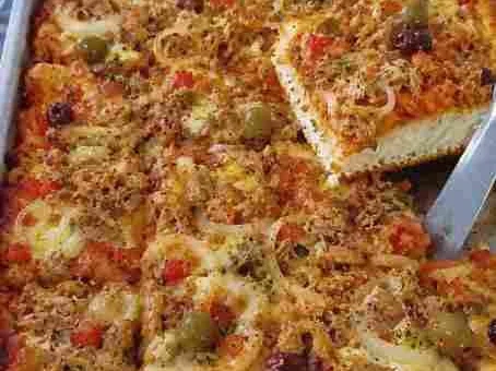Pizza de Sardinha Caseira da Vó