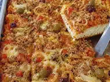 Pizza de Sardinha na Assadeira