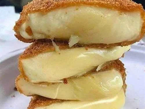 Queijo Empanado e Assado — Crocante por Fora, Cremoso por Dentro