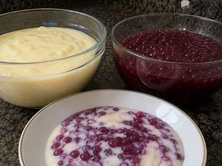 Sagu no Vinho com Creme