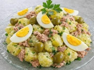 Salada de Batata com Atum e Ovos