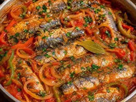 Sardinha ao molho na panela de pressão