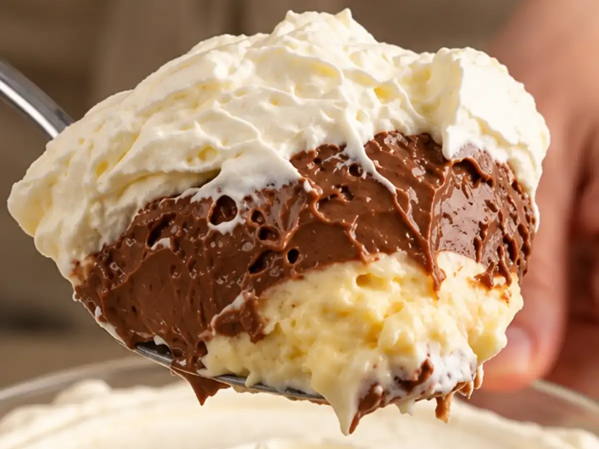 Sorvete Americano de 3 Camadas (Chocolate, Baunilha e Chantilly)