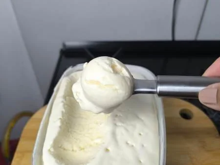 Sorvete Cremoso de Leite Ninho