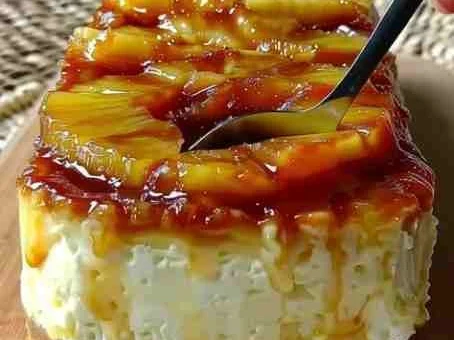 Torta Gelada de Abacaxi Caramelizado